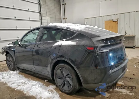 2026 Tesla Model Y из США, поврежденный, VIN 7SAYGDEE8TF449672